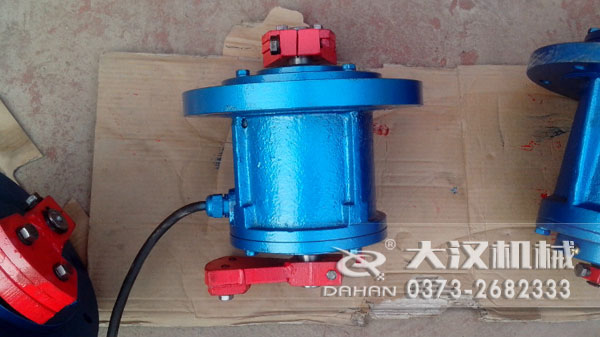 振動(dòng)電機(jī) 振動(dòng)電機(jī)