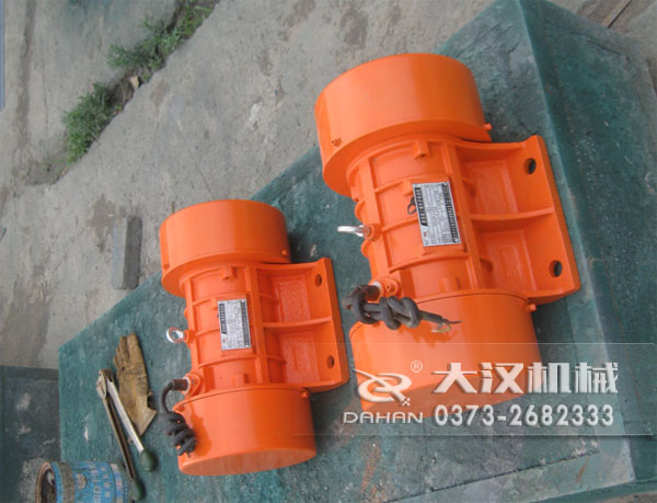 新鄉(xiāng)振動(dòng)電機(jī) 新鄉(xiāng)振動(dòng)電機(jī)