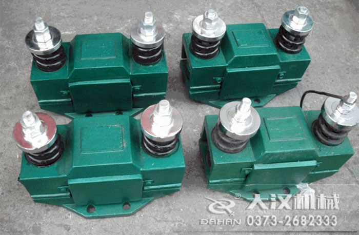 電磁倉(cāng)壁振動(dòng)器